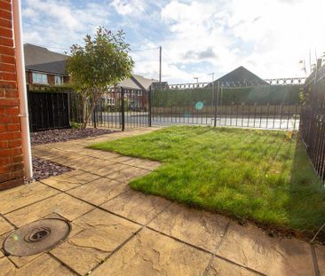 2 bedroom flat to rent - Photo 6