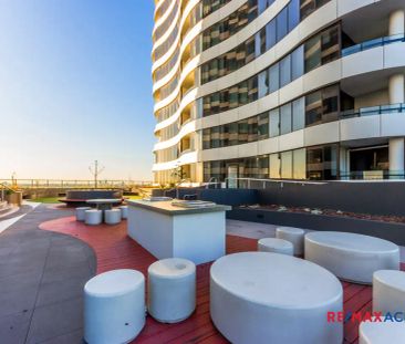 “Stunning Apartment with Spectacular Views” - Photo 6