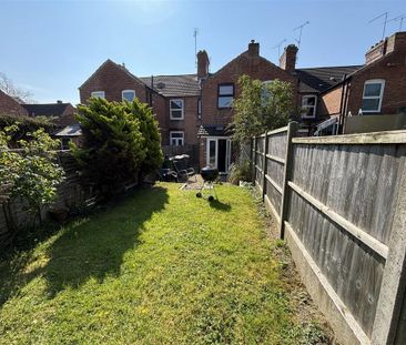 3 bedroom terraced house to rent - Photo 3