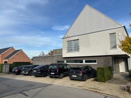 Ruim duplexappartement (140 m²) met 2 slpkrs en ruim terras in Paal - Foto 2