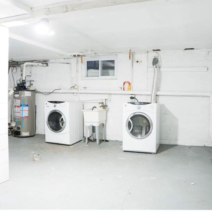 For Lease - 250 Highland Road, Hamilton, Ontario - Photo 1