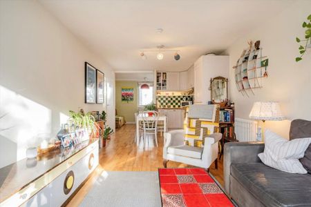 2 bedroom flat to rent - Photo 2