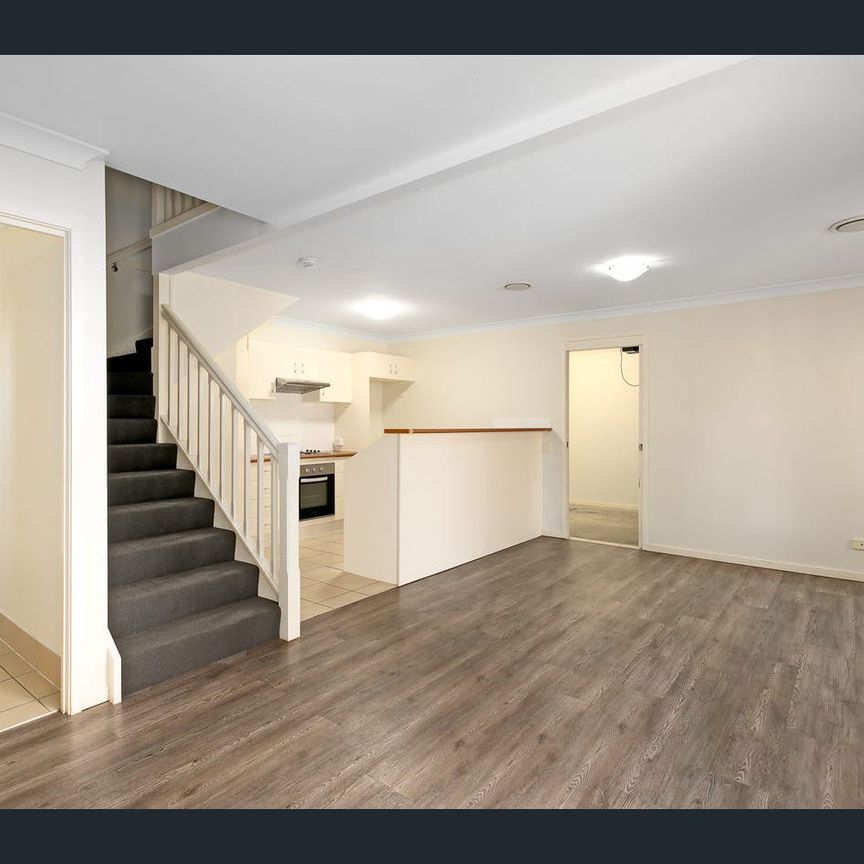 Beautifully Presented Townhouse Offering Comfort, Privacy & Convenience - Photo 1