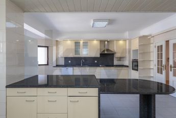 Apartamento T4 em Lisboa