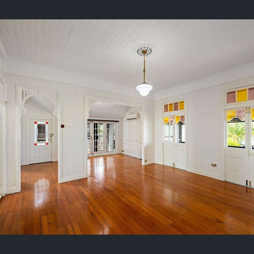 Spectacular Inner-City Family Home with Stunning City Views - Photo 1