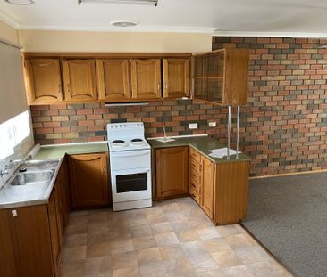 TWO BEDROOM UNIT IN WELL MAINTAINED COMPLEX - Photo 5