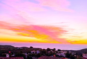 APARTMENT FOR RENT with 2 bedrooms and panoramic sea views