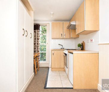 Studio to rent - Photo 3