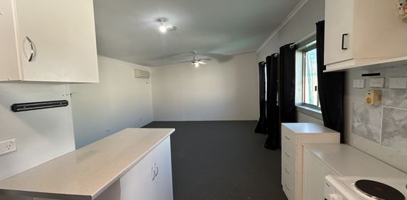 STUDIO APARTMENT- Utilities Included - Photo 2