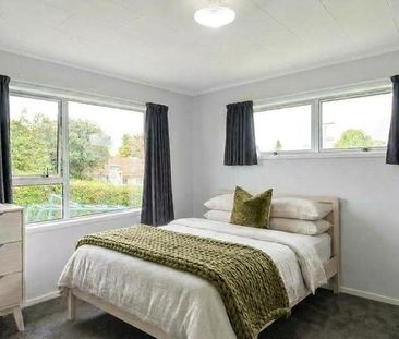 1 Glenfield Place - Photo 2