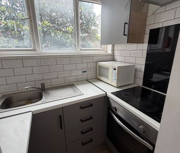 Studio Flat, Lawford St, BS2 - Photo 6