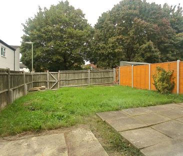 3 bedroom terraced house to rent - Photo 3