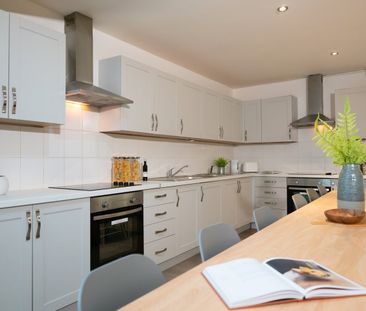 Room in a Shared Flat, Eileen Grove, M14 - Photo 5