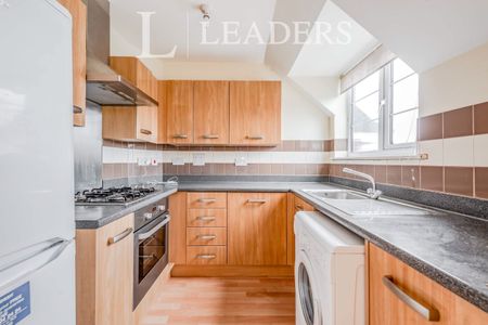 2 bedroom apartment to rent Buttermere Court, Grayrigg Road, Maidenbower, Crawley, RH10 - Photo 4