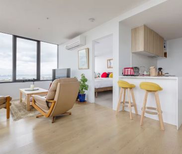 Bright and Stylish with Bay Views, Pool & Sauna/ Steam Room. - Photo 5