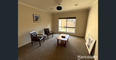 Stylish Family Home - Photo 3