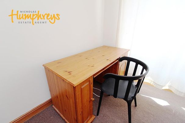 4 bedroom terraced house to rent - Photo 1