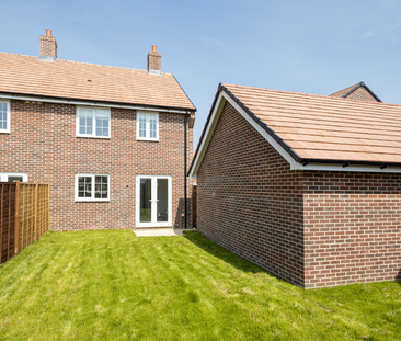 3 bedroom semi-detached house to rent - Photo 5