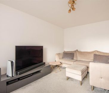 4 bedroom detached house to rent - Photo 1