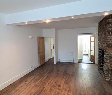 2 bedroom terraced house to rent - Photo 2