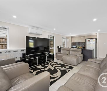 Modern Family Home - Photo 3