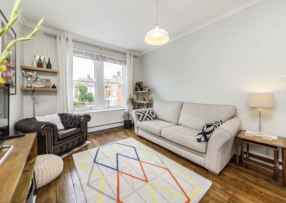 Hopton Road, SW16 2EL, London - Photo 1