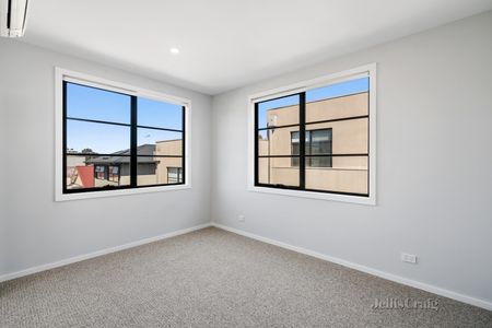 2 Clarke Street, Brunswick East - Photo 2
