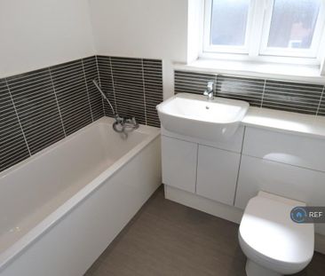 3 bedroom detached house to rent - Photo 6