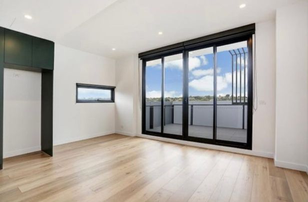 Modern Lifestyle, Perfectly Positioned - Photo 1