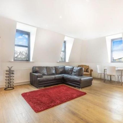 2 Bed Flat, Streatham High Road, SW16 - Photo 1