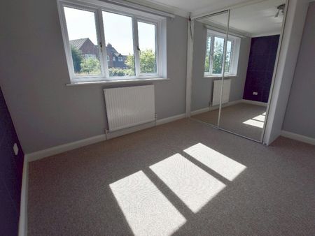 Detached house to rent on - Photo 5