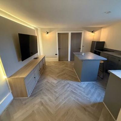 56 Peel Close - Photo 1