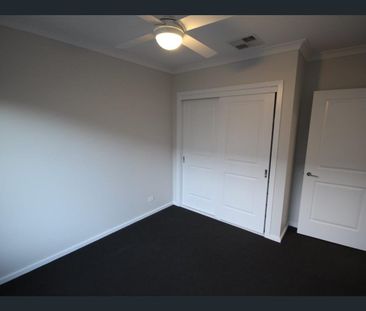 Spacious 4 bedroom home in Brooklyn Fields Estate - Photo 3