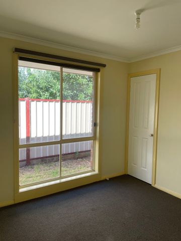 A 3 Bedroom House near Western Highway and Rockbank Primary School - Photo 5