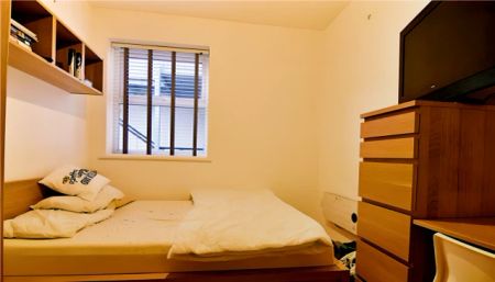 5 Bed 2 Bath - Photo 2