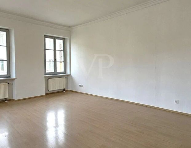 Modernisierte 3-Zimmer-Stadtwohnung mit neuer Einbauküche - Foto 1