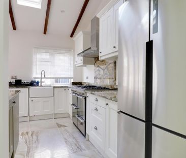 4 bedroom terraced house to rent - Photo 5
