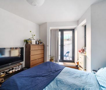 3 bedroom flat to rent - Photo 6