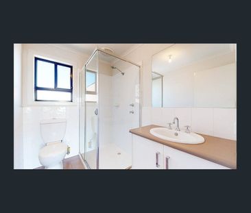 Charming 3 Bedroom Rental House in Mawson Lakes - A Cozy Retreat in... - Photo 5