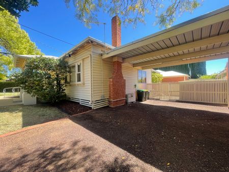 Cosy Character Cottage - Photo 5