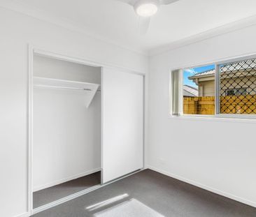 Modern Low-Maintenance Living in a Convenient Morayfield Location - Photo 2