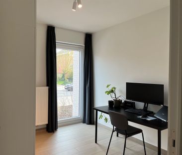 Ruim gelijkvloersappartement met 2 slaapkamers en tuin - Foto 5