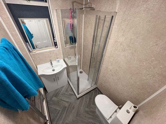 Room in a Shared Flat, Green Lanes, N13 - Photo 1