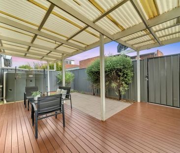 Stylish three bedroom residence, large and energy efficient - Photo 1