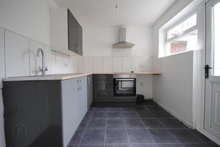 262 Donegall Avenue, Belfast, BT12 6LU - Photo 4