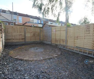 4 bedroom terraced house to rent - Photo 6