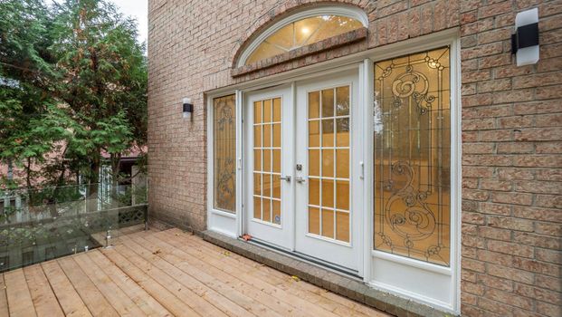 For Lease - 110 ROSLIN Avenue, Toronto, Ontario - Photo 1