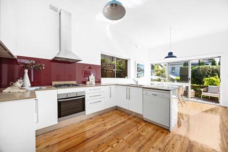 13 St James Road, Bondi Junction NSW 2022 - House For Rent | Domain - Photo 4