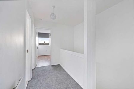 High Street, Epping, CM16 - Photo 2