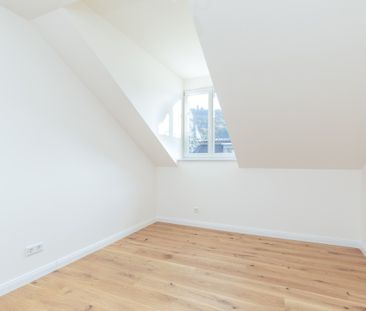 Rarität- 4,5 Zimmer Stadtwohnung mit Dachterrasse und Burgenblick - Photo 3